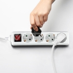 4 Гнезда Разклонител с Ключ Кабел 1.5м Бял