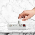 4 Гнезда Комбиниран Разклонител с Ключ Кабел 1.5м Бял