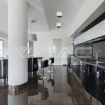 GU10 Корпус Кръг Бяло + Черно